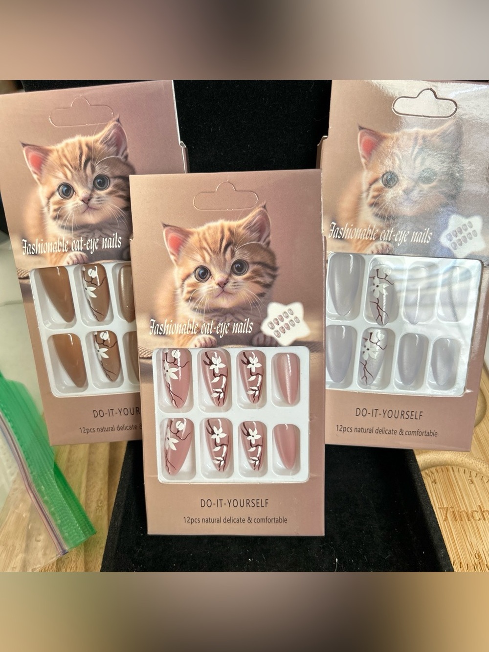 Do-It-Yourself Pink Floral Cat-Eye Press-On Nails (3pcs)